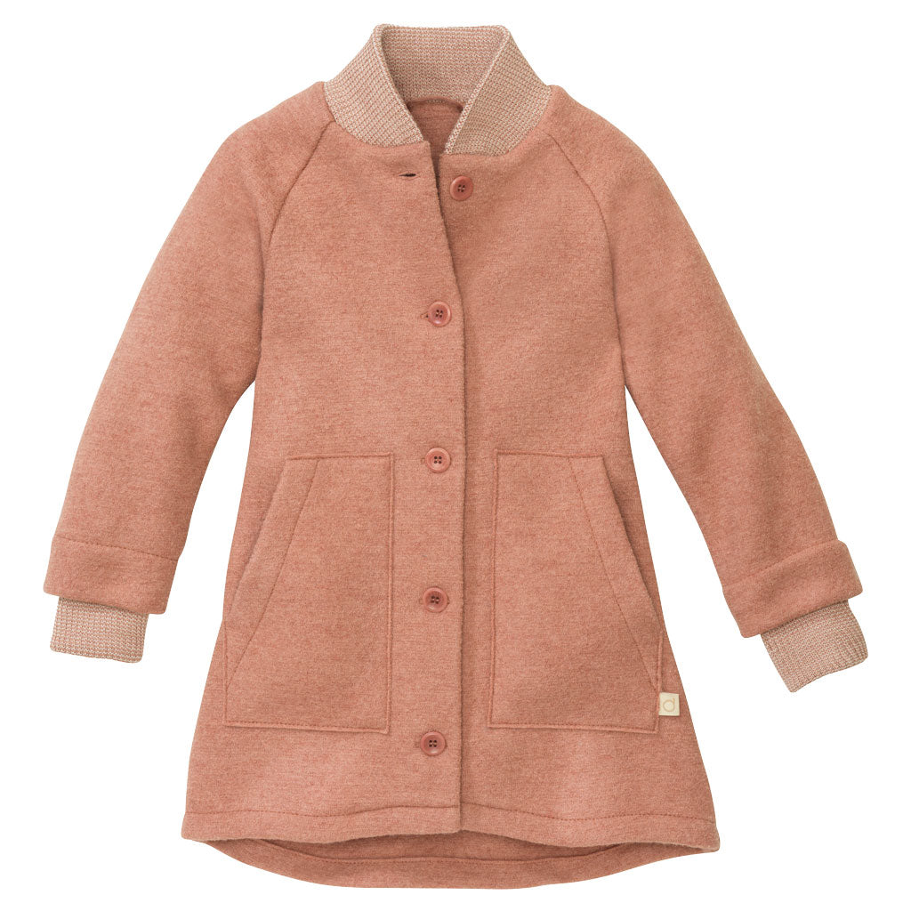 Disana Walkmantel aus 100 % Bio-Merino-Schurwolle in Rose – warmer Kinder-Wollmantel mit Knopfleiste, Taschen und weichen Strickbündchen. Nachhaltige, atmungsaktive Outdoor-Kleidung für Kinder – perfekt für Herbst und Winter.